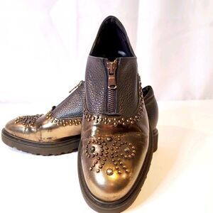 DIANE B Zippered Metallic and Black Studded Oxford
